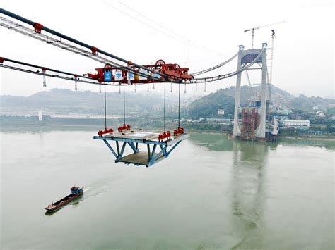 中国最美长江大桥，造型由市民投票决定，如今桥的名字惹争议