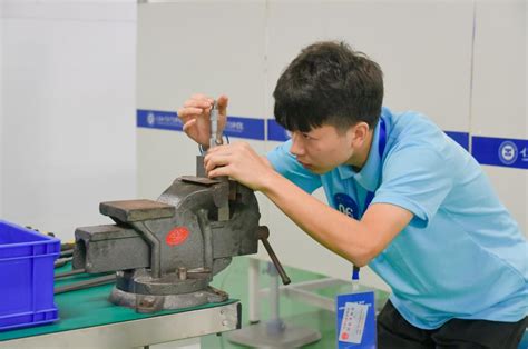 【综合新闻】聚焦技能“振兴杯” 共展青年工匠新风采-重庆工业职业技术学院
