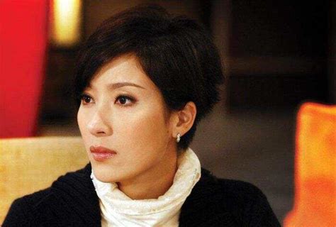 杨怡(Tavia Yeung Yi)在2001年《天子寻龙》饰演慕容雪中的-杨怡(Tavia Yeung Yi)在2001年《天子寻龙》饰演 ...