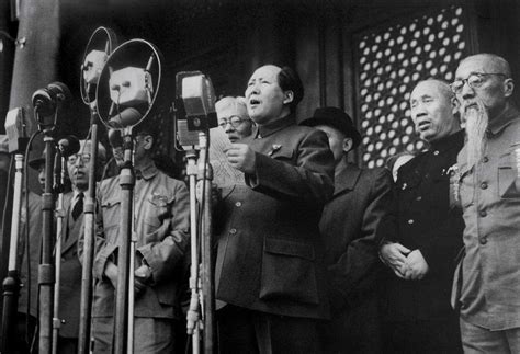 国庆|侯波：1949开国大典上唯一的女摄影师