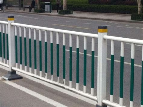 市政道路护栏/钢管公路护栏-护栏板和普通的道路护栏板有什么区