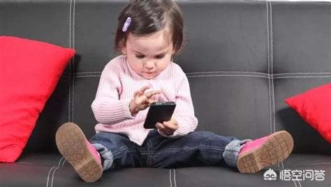 四岁小孩玩手机上瘾，怎么能控制呢？-育儿网