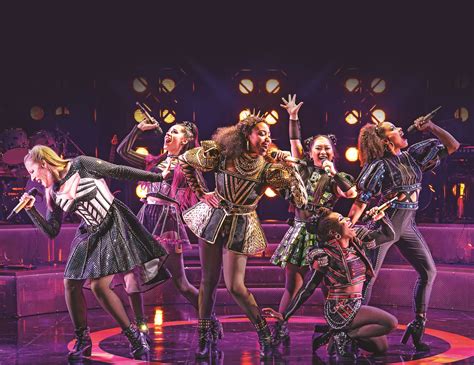 音乐剧《北国姑娘》与《六个皇后》揭开纽约百老汇春季大幕