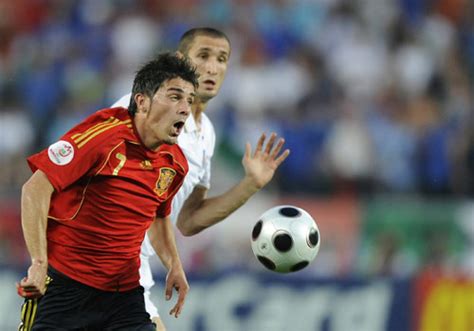 图文:[欧洲杯]西班牙VS意大利 比利亚突进-搜狐体育