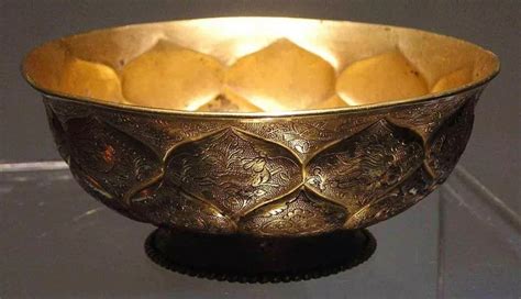 银鎏金錾刻杯盘 - 故宫博物院