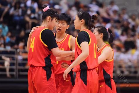 中国女篮迎12人名单公布后首场公开教学赛不敌浙江青年男子_东方体育