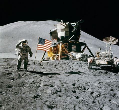 月球没有发射场，当初阿波罗计划宇航员，是如何返航的？__财经头条