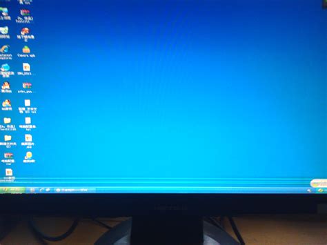 电脑屏幕出现条纹,小鱼教您电脑屏幕出现条纹怎么办_常见问题_小鱼一键重装系统官网