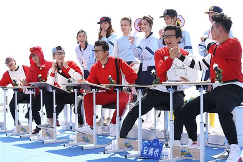 《奔跑吧》云南大理展开男女对抗赛 美女养眼_娱乐频道_凤凰网