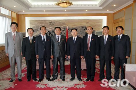 王仲伟副主任会见朝鲜新闻代表团