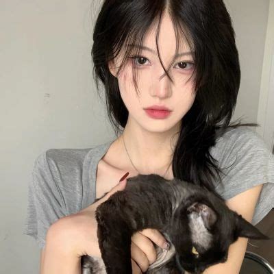耐看温柔女生头像