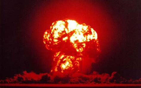 全球核弹最大当量对比：俄5000万吨，美2500万吨，中国令人惊喜__凤凰网