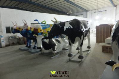 牛造型奶牛雕塑卡通、玻璃钢奶牛、宇巍厂家直销、材质可塑性 ...