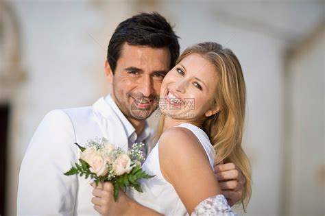 新婚夫妇高清图片下载-正版图片501514237-摄图网