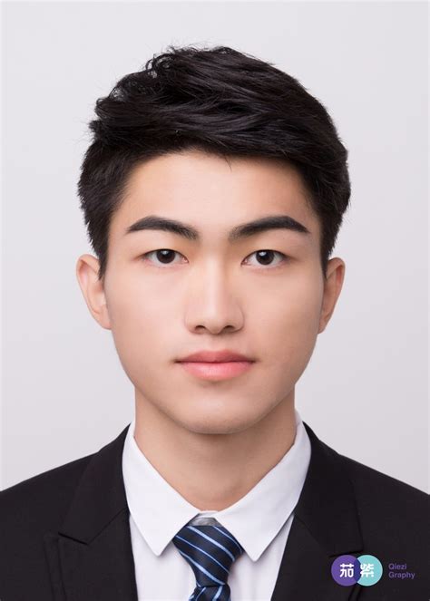 男士证件照图片