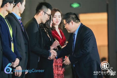 2019福布斯中国U30峰会，DreambigCareer职梦CEO和COO出席领奖 - 企业 - 中国产业经济信息网