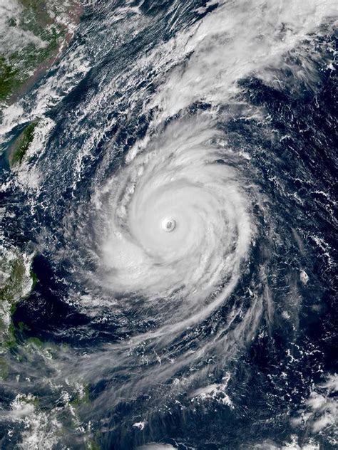 2015-2021年小时分辨率的台风实况数据 - 知乎