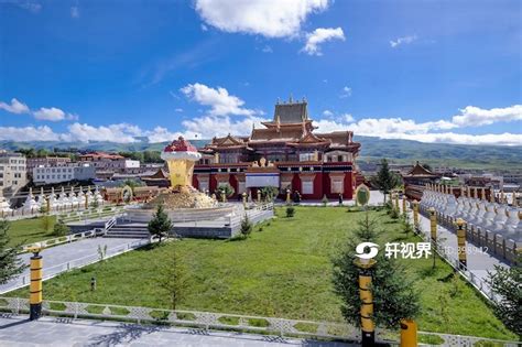 四川藏区规模最大的甘孜白塔 图片 | 轩视界