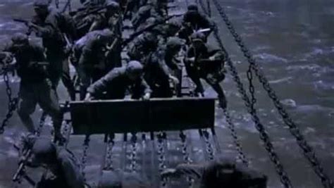 《飞夺泸定桥》——就这几根锁链 红军他拿什么过桥_腾讯视频