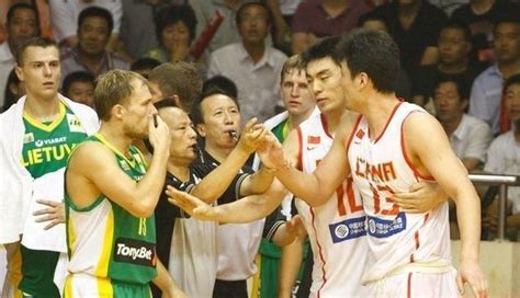 中国男篮斗殴-中国男篮斗殴事件全集 - 安时全球体育直播资讯 | 最新体育新闻、比赛结果和运动健康建议