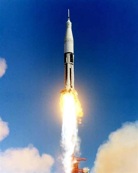 多角度，看当年土星5号火箭的震撼发射，堪称大片_凤凰网视频_凤凰网