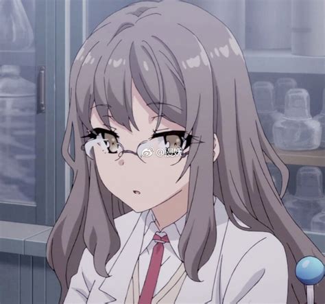 甜美女生和猪头女生头像
