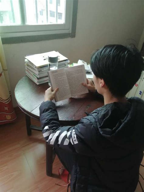 世界读书日|阅读是为了遇见更好的自己_福建省仙游县华侨中学