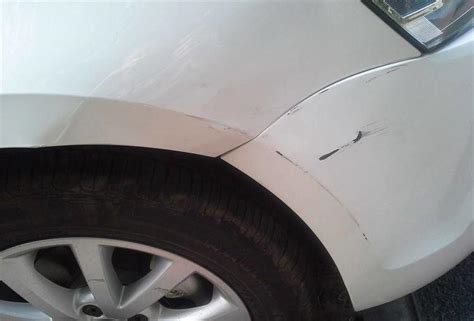 车被刮了一点漆怎么办，车刮花了补漆要多少钱