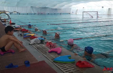 让孩子们爱上游泳 “体育·新时代”郴州游泳冬令营闭营 - 体育教育 - 新湖南