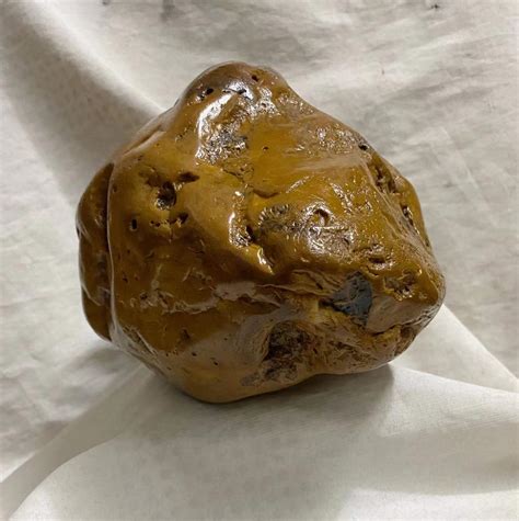 黄蜡石图片