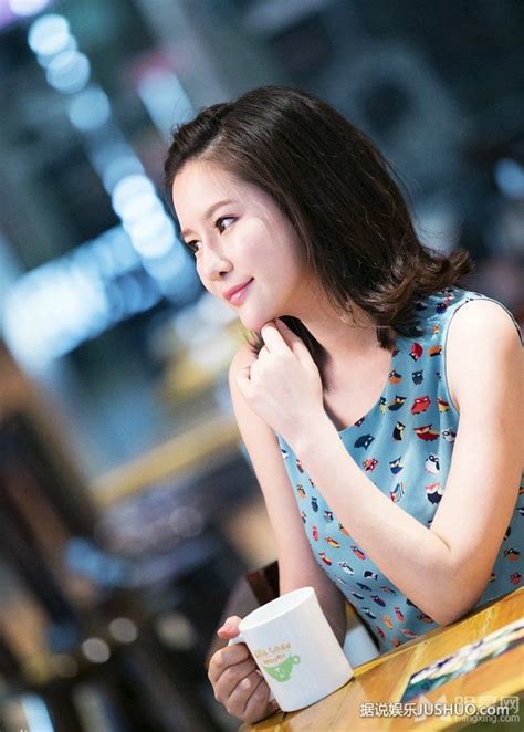 爱情是人生中最美好的陪伴和温暖。袁茵是一位才华横溢的演员，她在北京电影学院毕业后加入了中影集团演艺人才中心，开始了自己的演艺生涯。