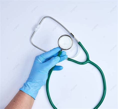 Stetoskop Medis Hijau Di Perangkat Logam Tangan Manusia Menunjukkan ...