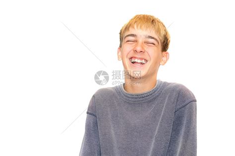 笑笑男孩青少年快乐金发男性工作室幸福头发微笑男生享受高清图片下载-正版图片320956076-摄图网