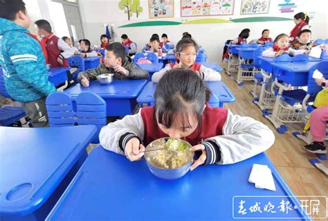 印江实验小学普同校区学生营养午餐开餐啦 - 印江网