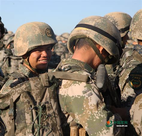 直击“跨越—2018·朱日和”实兵演习 - 中华人民共和国国防部