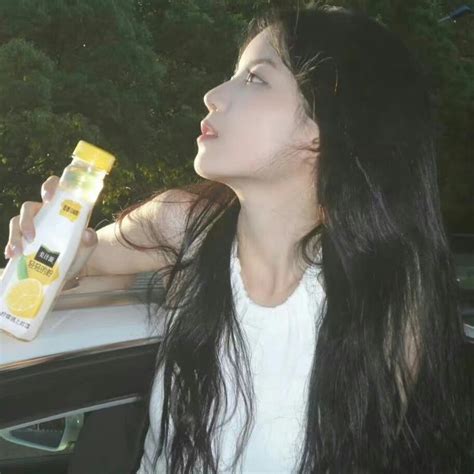 甜美女生换风格头像真人