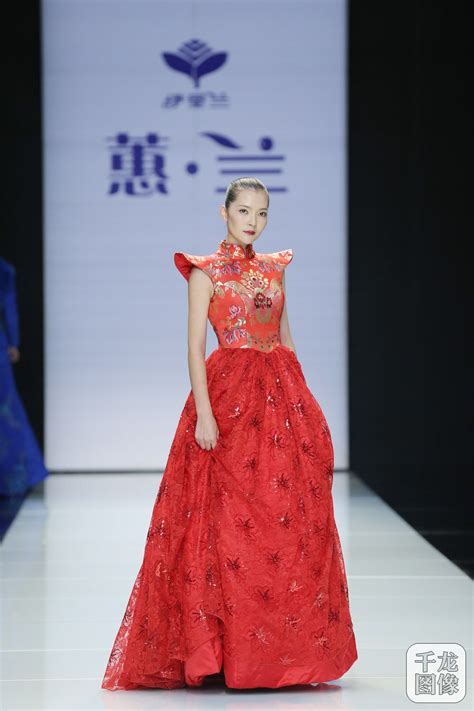 伊里兰品牌亮相2016北京时装周 发布“四季”女装产品（图）-千龙网·中国首都网