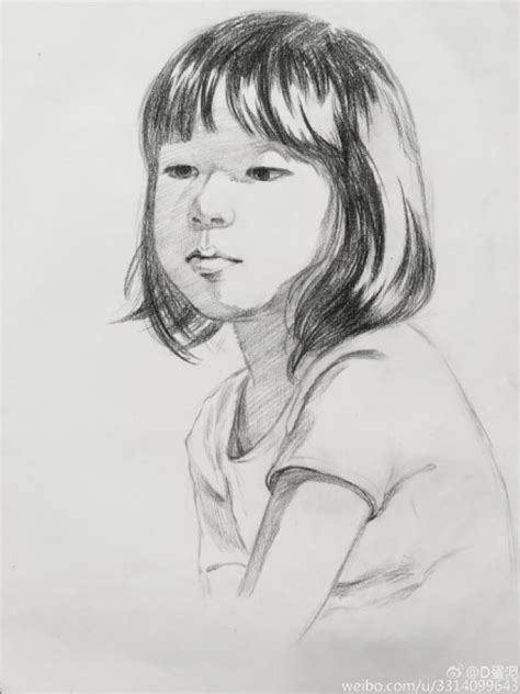 甜美女生素描短发头像