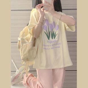 奶黄色衣服甜美女生头像