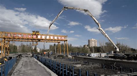中国水利水电第十四工程局有限公司 基础设施 榆林引水项目部1#渡槽第一跨肋拱首仓混凝土浇筑完成
