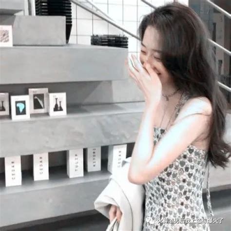 温柔亲近的头像女生