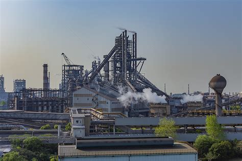 钢铁厂高炉高清图片下载-正版图片500941596-摄图网