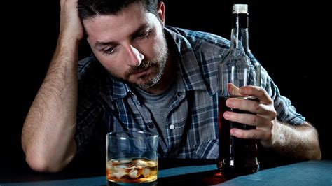 酒后头痛如何缓解 酒后头痛吃水果有效吗-头痛概况-复禾健康
