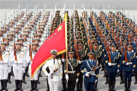 三军仪仗队首次向网友开放 展现军人好样子 - 中国军网