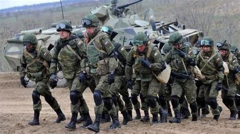 俄乌边境紧张局势升温，乌防长：若开战将有百万难民涌入欧洲_凤凰网