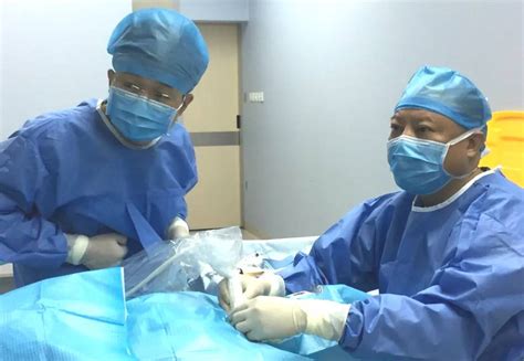 医生戴“墨镜”切肿瘤 “3D”让手术变“艺术”[1]- 中国在线