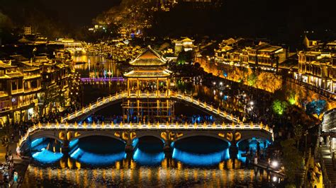 凤凰古城：不仅有烟雨、古桥，还有迷人夜色_旅摄园地_国际旅游摄影网