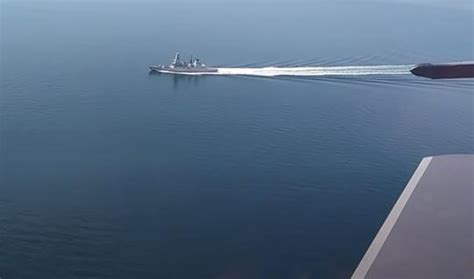 荷兰军舰在黑海遭俄战机“佯攻”？俄国防部：防止其侵犯领海_凤凰网军事_凤凰网