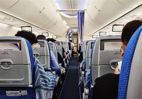 南航国际航班线上选座仅6%免费，一家三口连座需付费-大河新闻