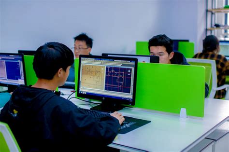 南京哪里可以学网页设计？_南京新华电脑专修学院